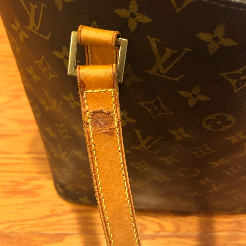 Lv Bag - image 7